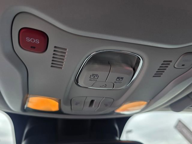 Used 2023 Jeep Renegade Limited w/ Sun/Sound Group image 27