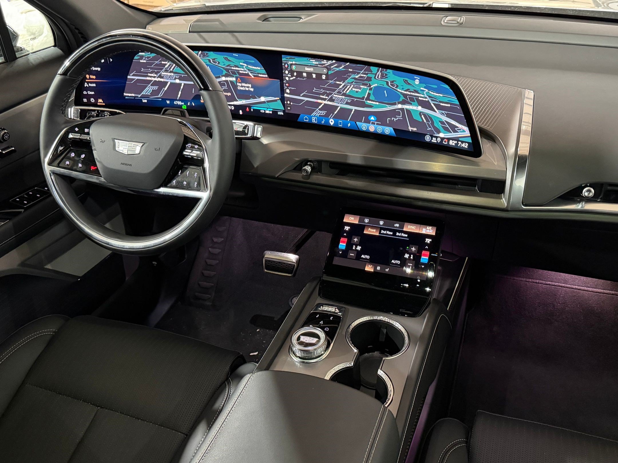 New 2026 Cadillac Vistiq Luxury AWD/4WD image 4