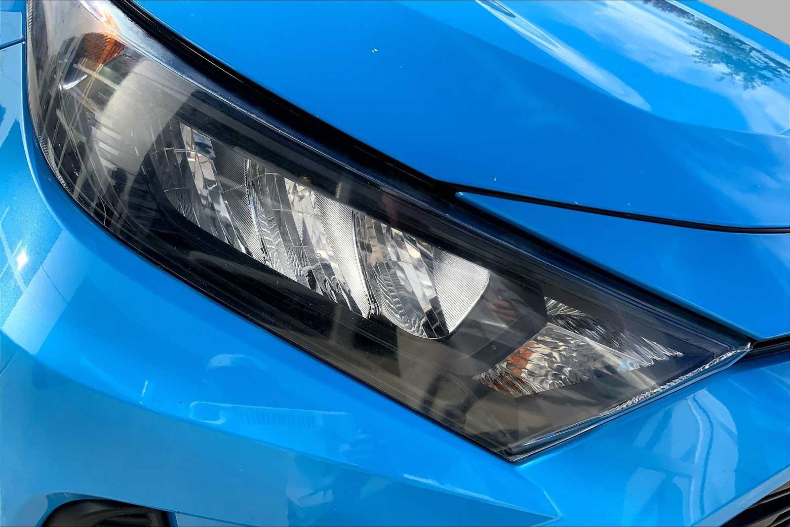 Used 2020 Toyota RAV4 LE AWD/4WD image 26