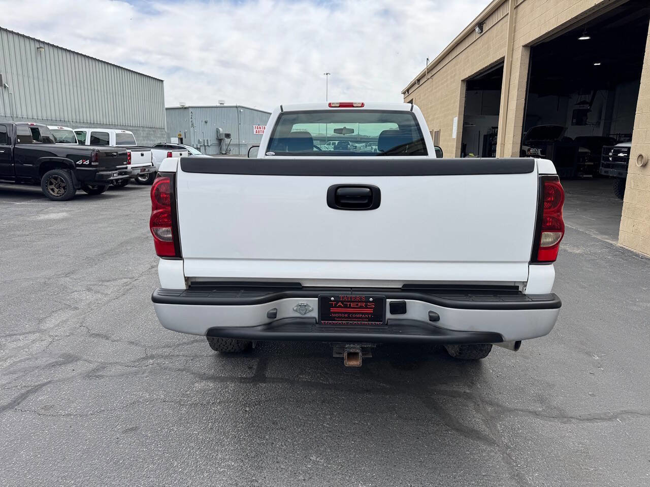Used 2007 Chevrolet Silverado 2500 W/T w/ Heavy-Duty Power Package RWD image 8