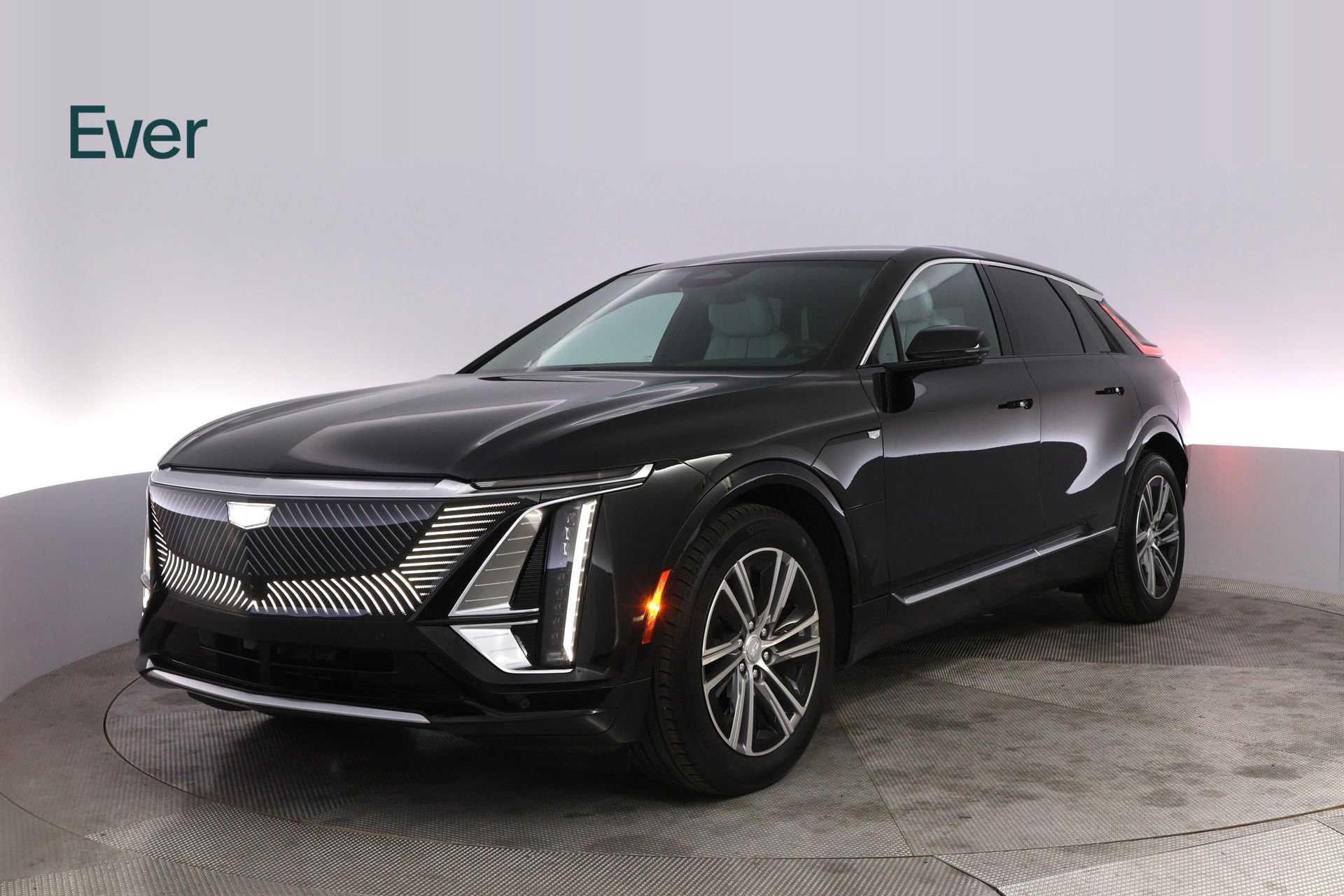 Used 2024 Cadillac Lyriq Luxury AWD/4WD image 2