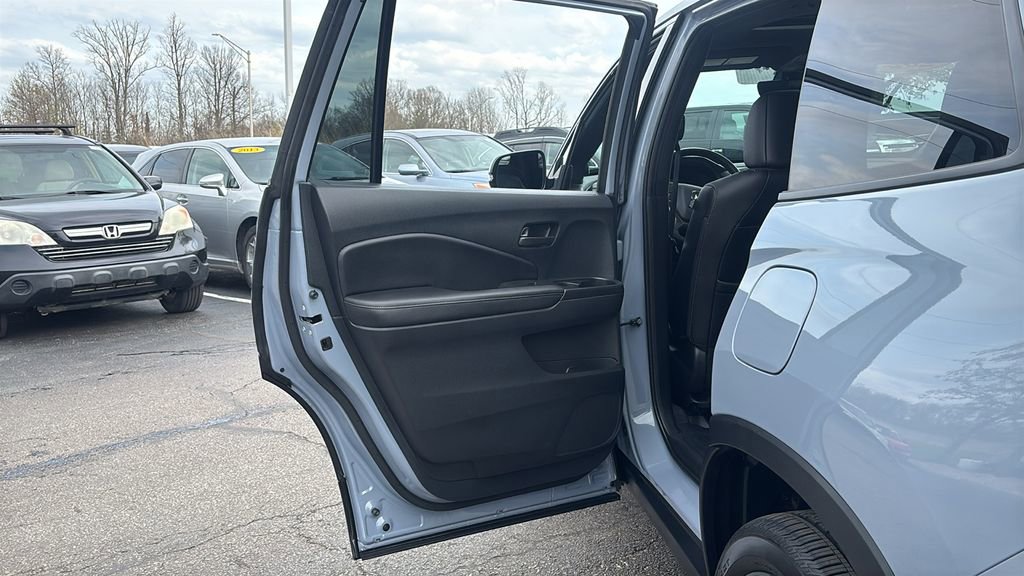 Used 2023 Honda Passport EX-L image 28
