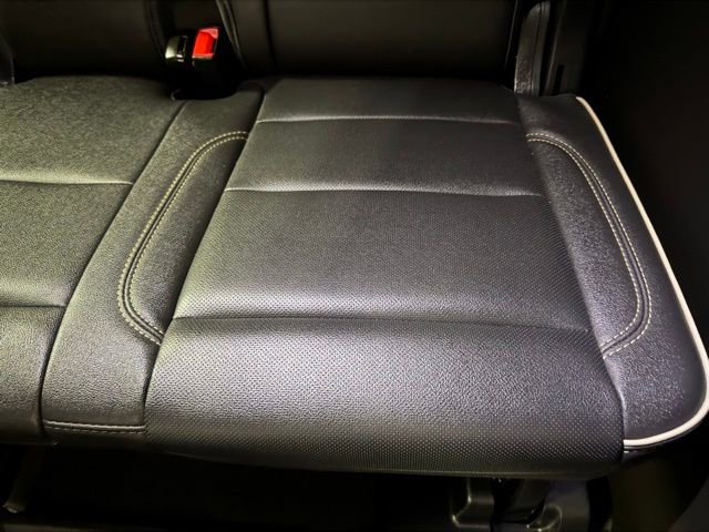 Used 2023 GMC Yukon XL SLT w/ SLT Premium Package AWD/4WD image 22