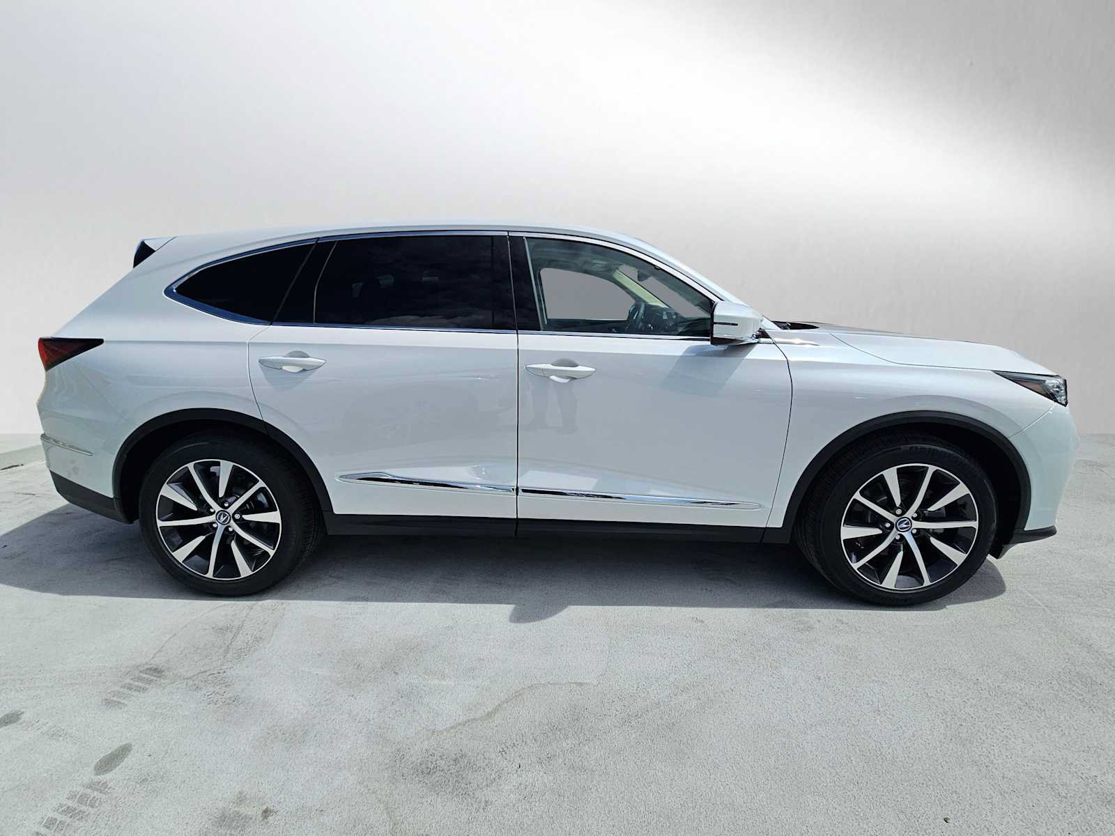 New 2026 Acura MDX w/ Technology Package FWD image 2