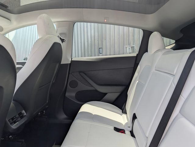 Used 2023 Tesla Model Y Long Range AWD/4WD image 17