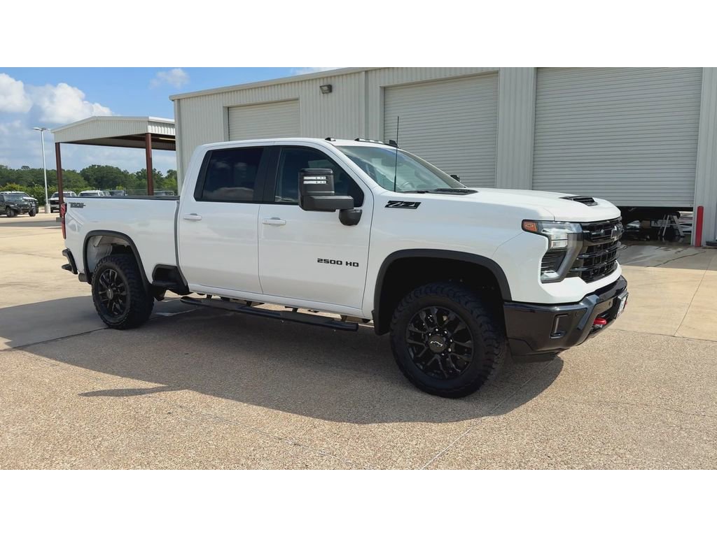 Used 2025 Chevrolet Silverado 2500 LT w/ Trail Boss Package AWD/4WD image 2