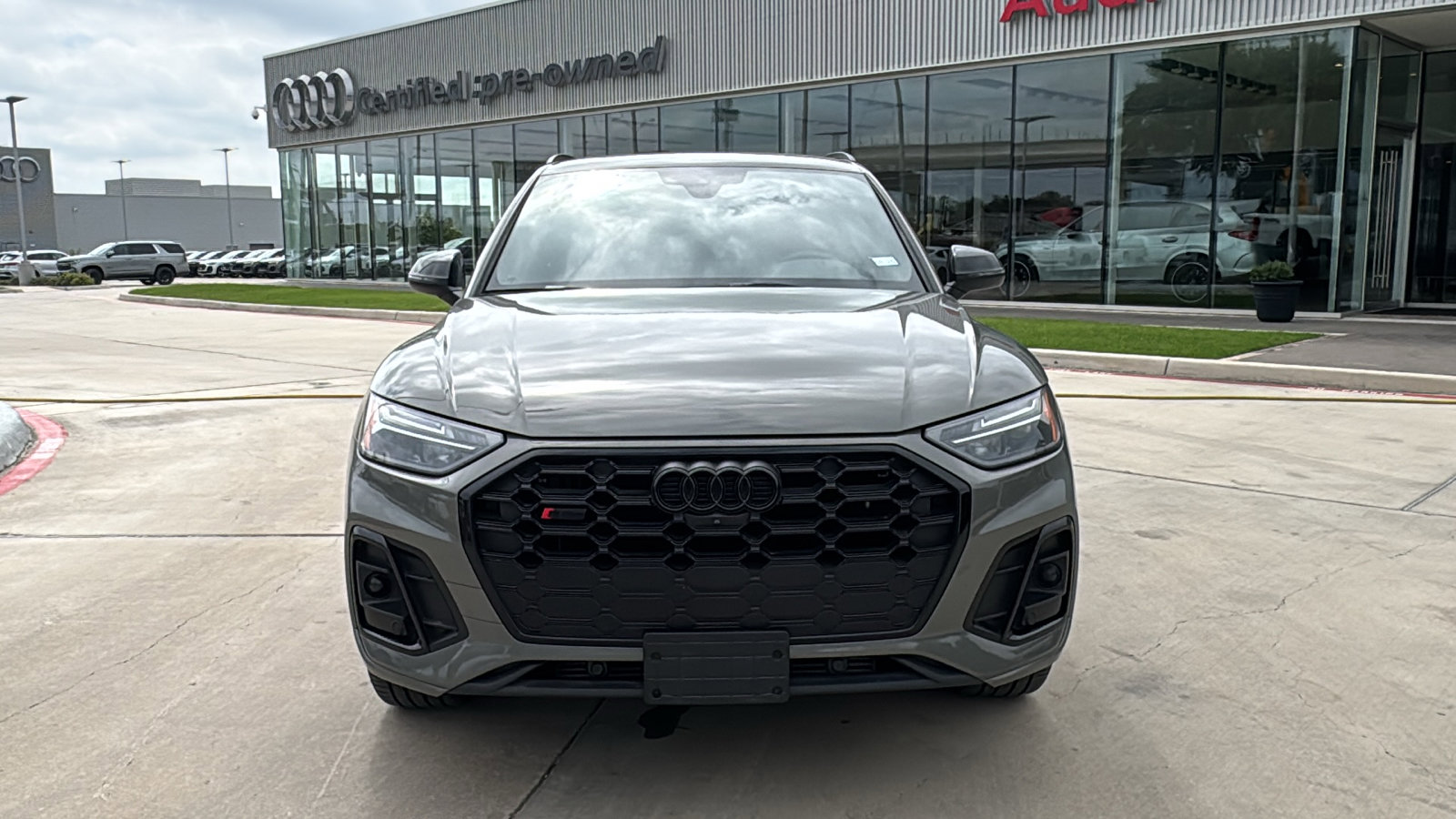 Used 2024 Audi SQ5 Premium Plus w/ Premium Plus Package AWD/4WD image 2