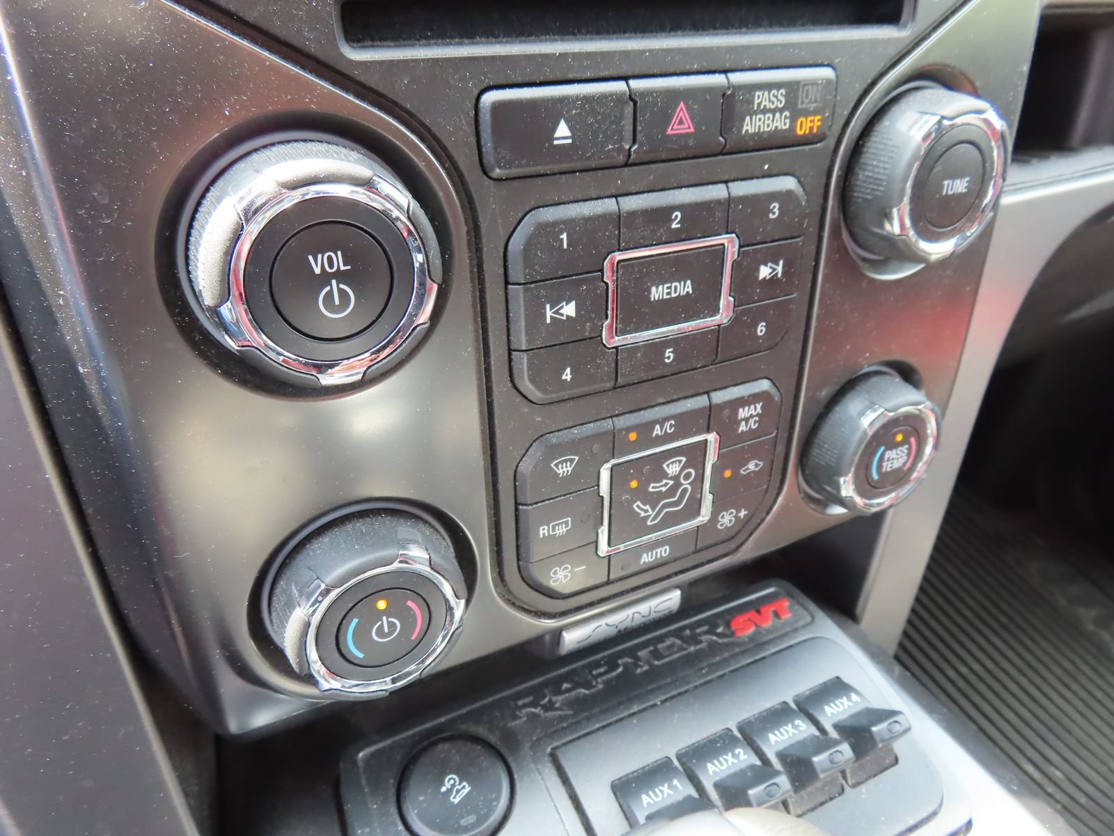 Used 2014 Ford F150 Raptor w/ Equipment Group 801A Luxury AWD/4WD image 26