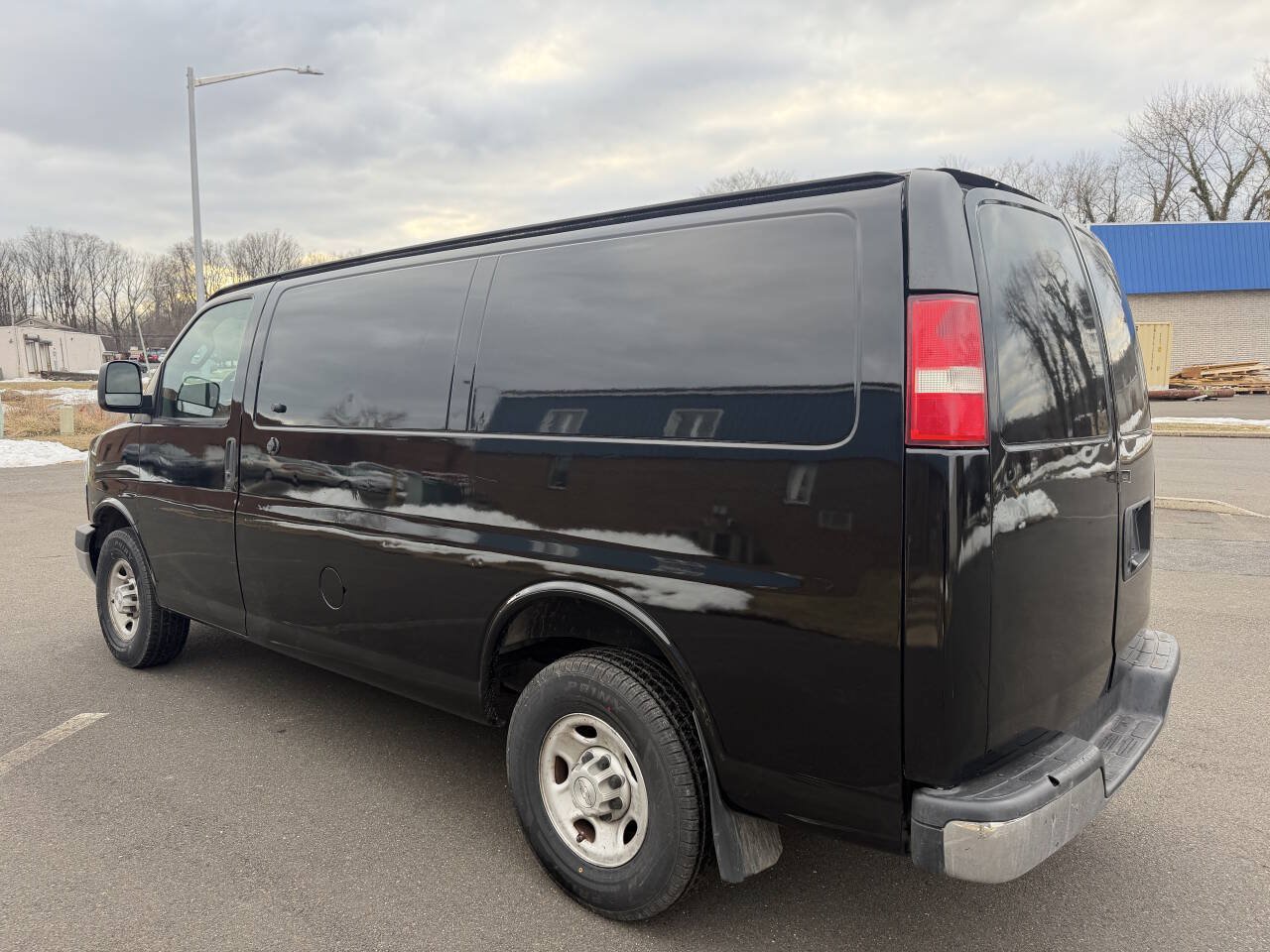 Used 2016 Chevrolet Express 2500 RWD image 12
