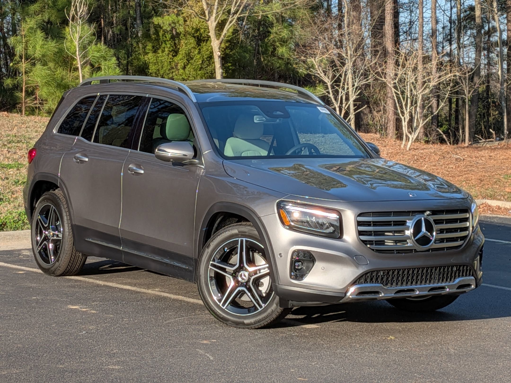 New 2026 Mercedes-Benz GLB 250 image 2