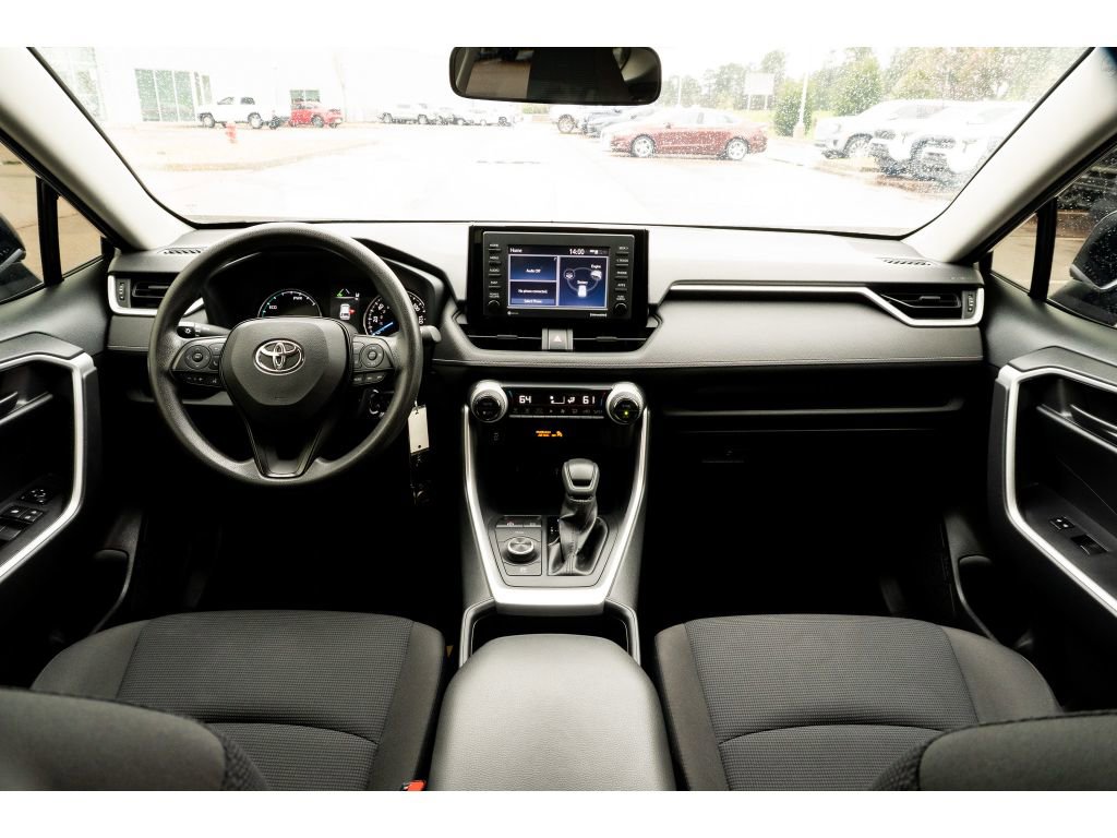 Used 2022 Toyota RAV4 LE image 19