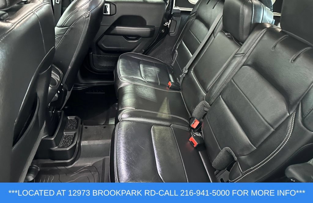 Used 2022 Jeep Wrangler Unlimited Sahara w/ LED Lighting Group AWD/4WD image 18