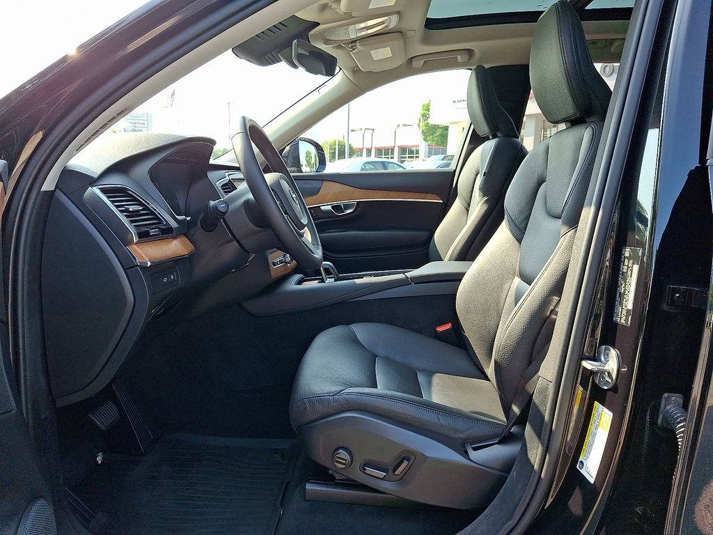 Used 2024 Volvo XC90 T8 Plus w/ Protection Package Premier AWD/4WD image 15