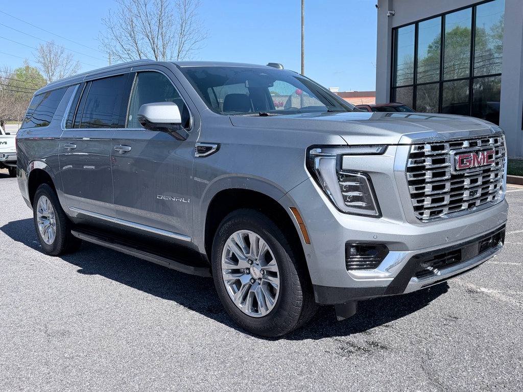 Used 2025 GMC Yukon XL Denali RWD image 2