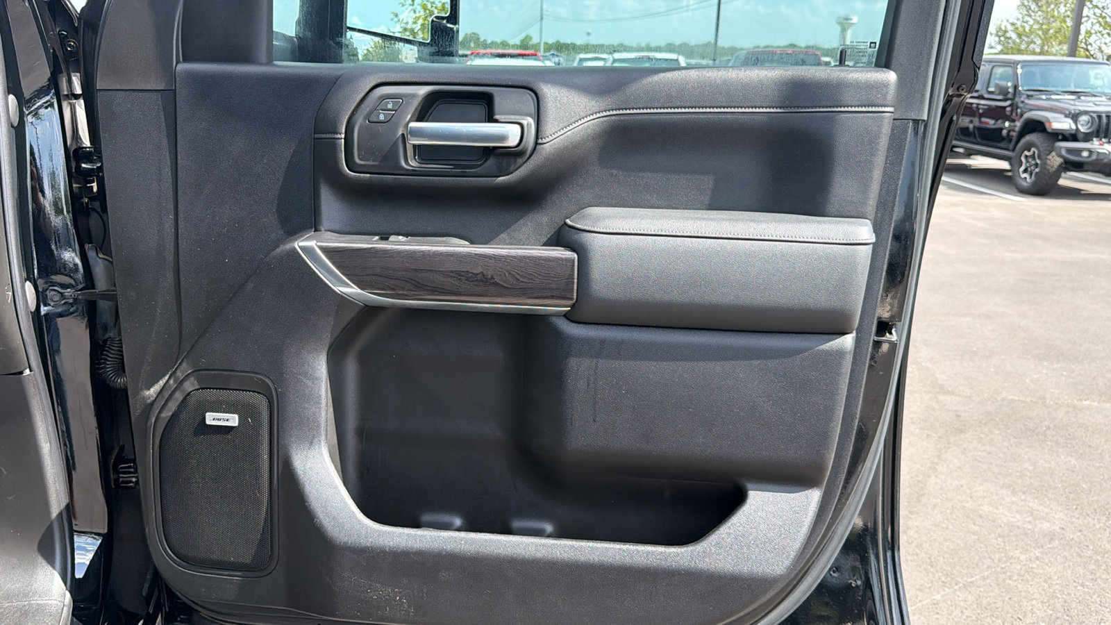 Used 2022 Chevrolet Silverado 2500 LTZ w/ LTZ Plus Package AWD/4WD image 18