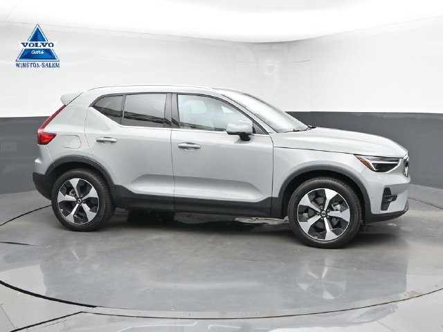 Used 2024 Volvo XC40 B5 Plus w/ Protection Package Premier AWD/4WD image 1