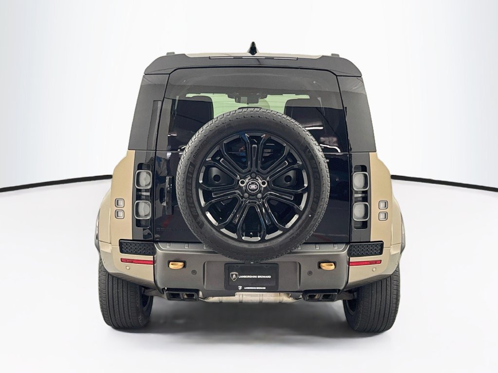 Used 2025 Land Rover Defender 110 AWD/4WD image 6