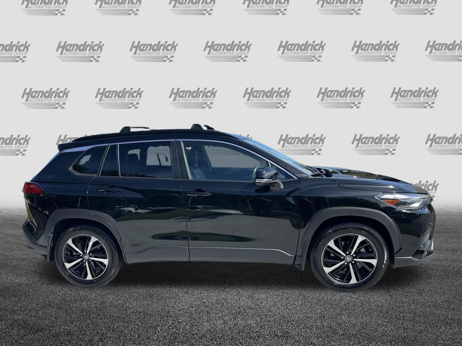 Used 2024 Toyota Corolla Cross AWD Hybrid w/ Convenience Package image 11