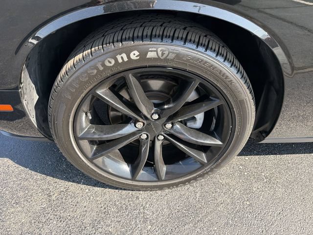 Used 2016 Dodge Challenger R/T Plus RWD image 18