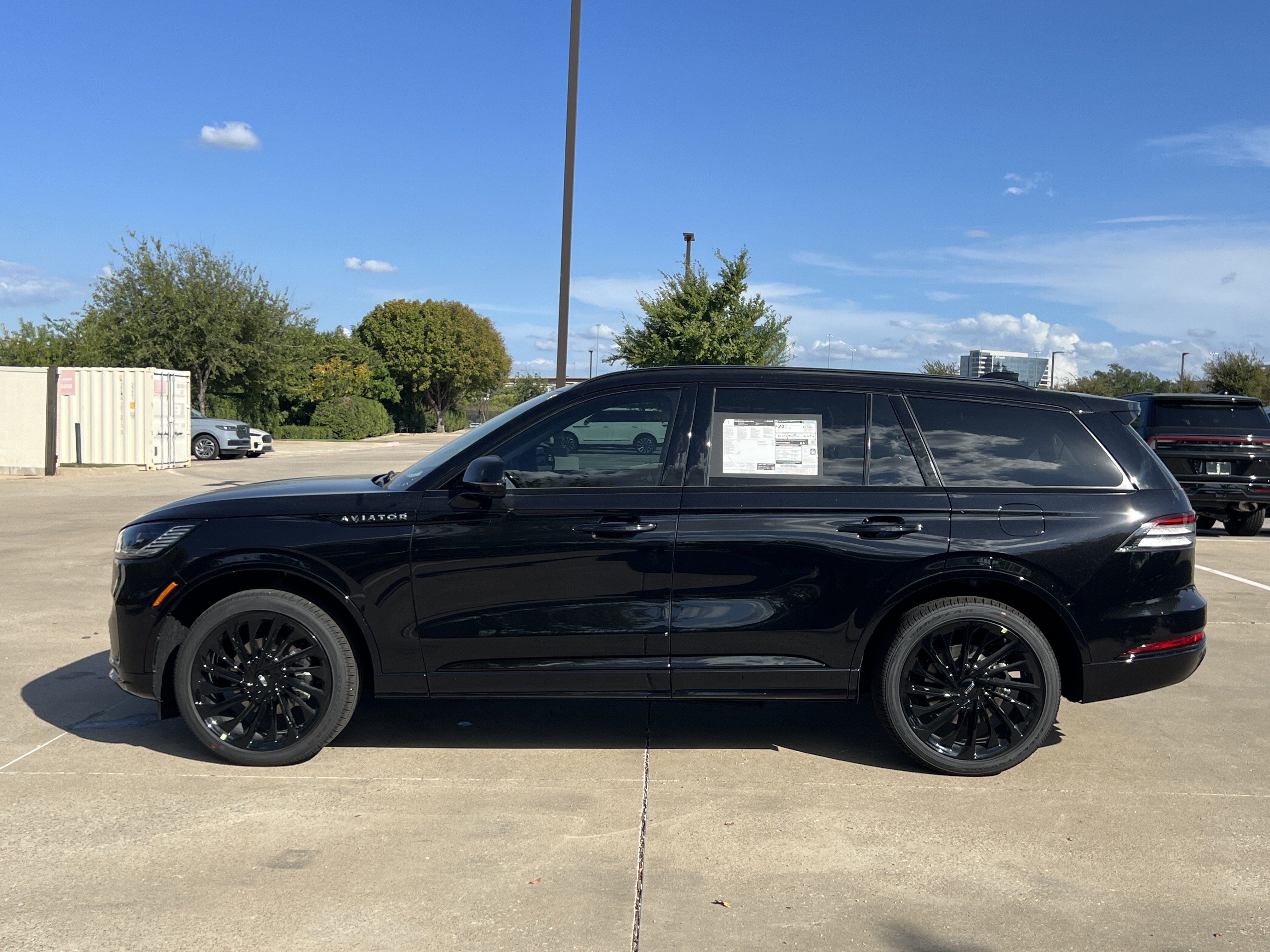 New 2027 Lincoln Aviator Reserve AWD/4WD image 4