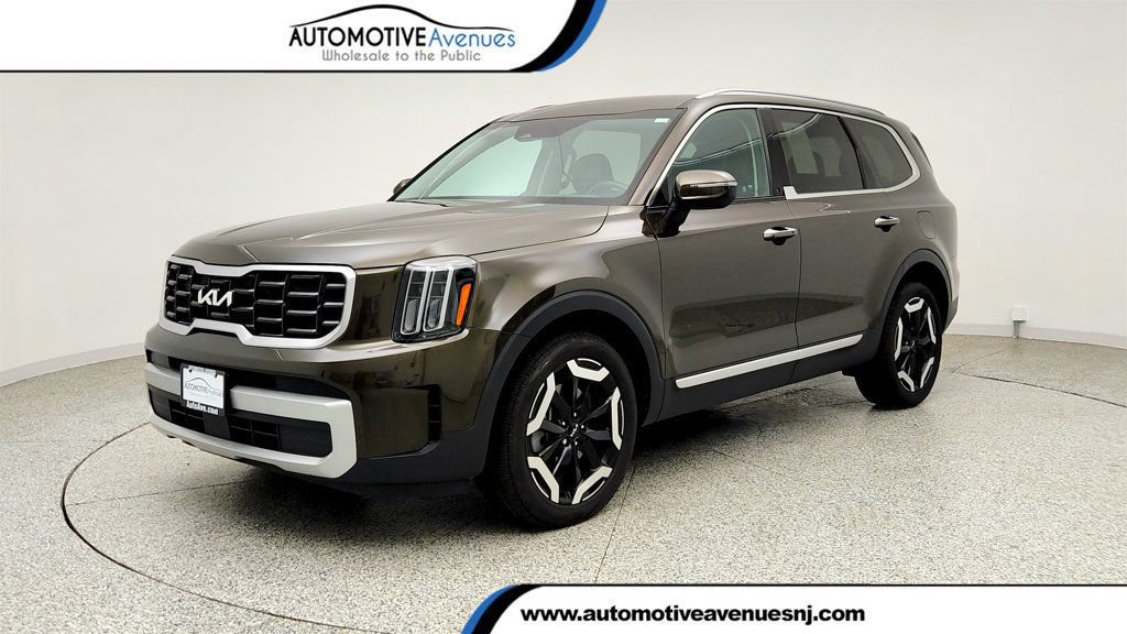 Used 2024 Kia Telluride S w/ S Sunroof Package AWD/4WD image 1