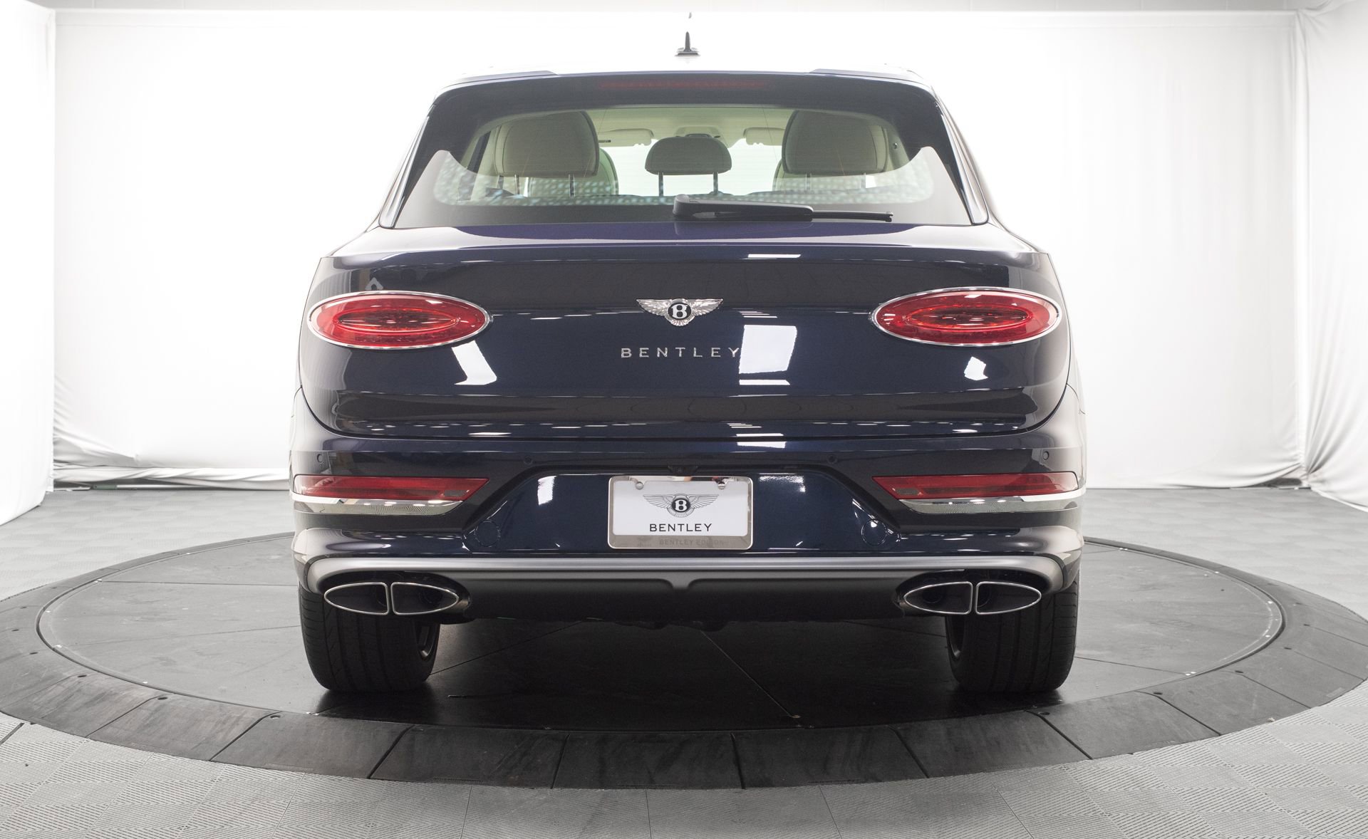 New 2025 Bentley Bentayga image 4