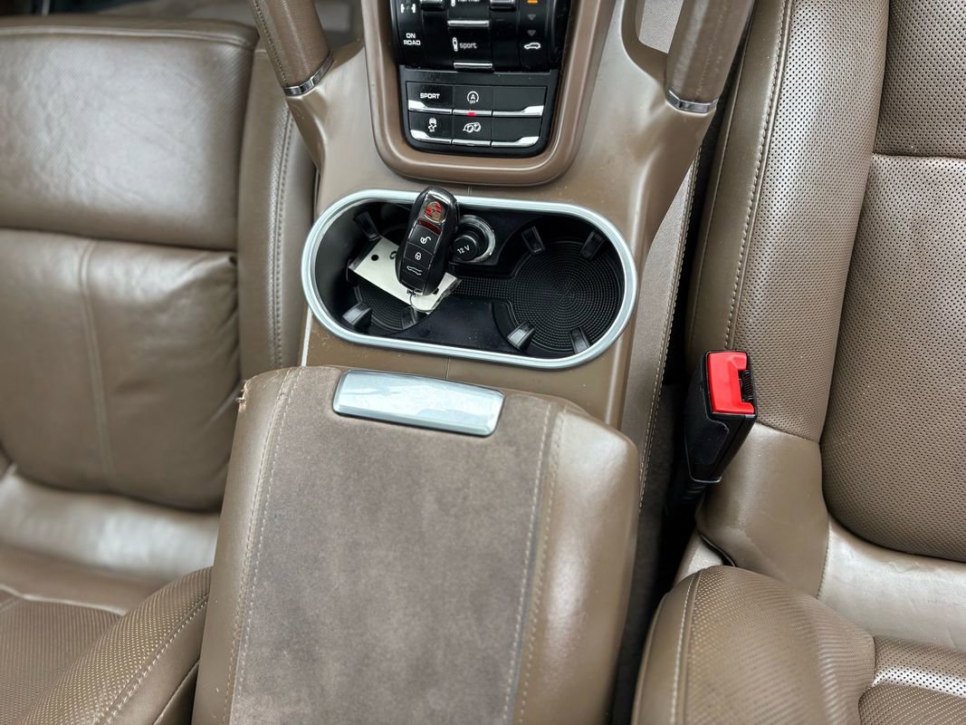 Used 2014 Porsche Cayenne GTS AWD/4WD image 25