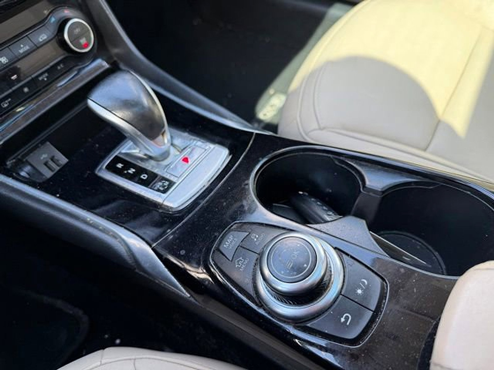 Used 2018 INFINITI QX30 Premium w/ Navigation Package AWD/4WD image 18