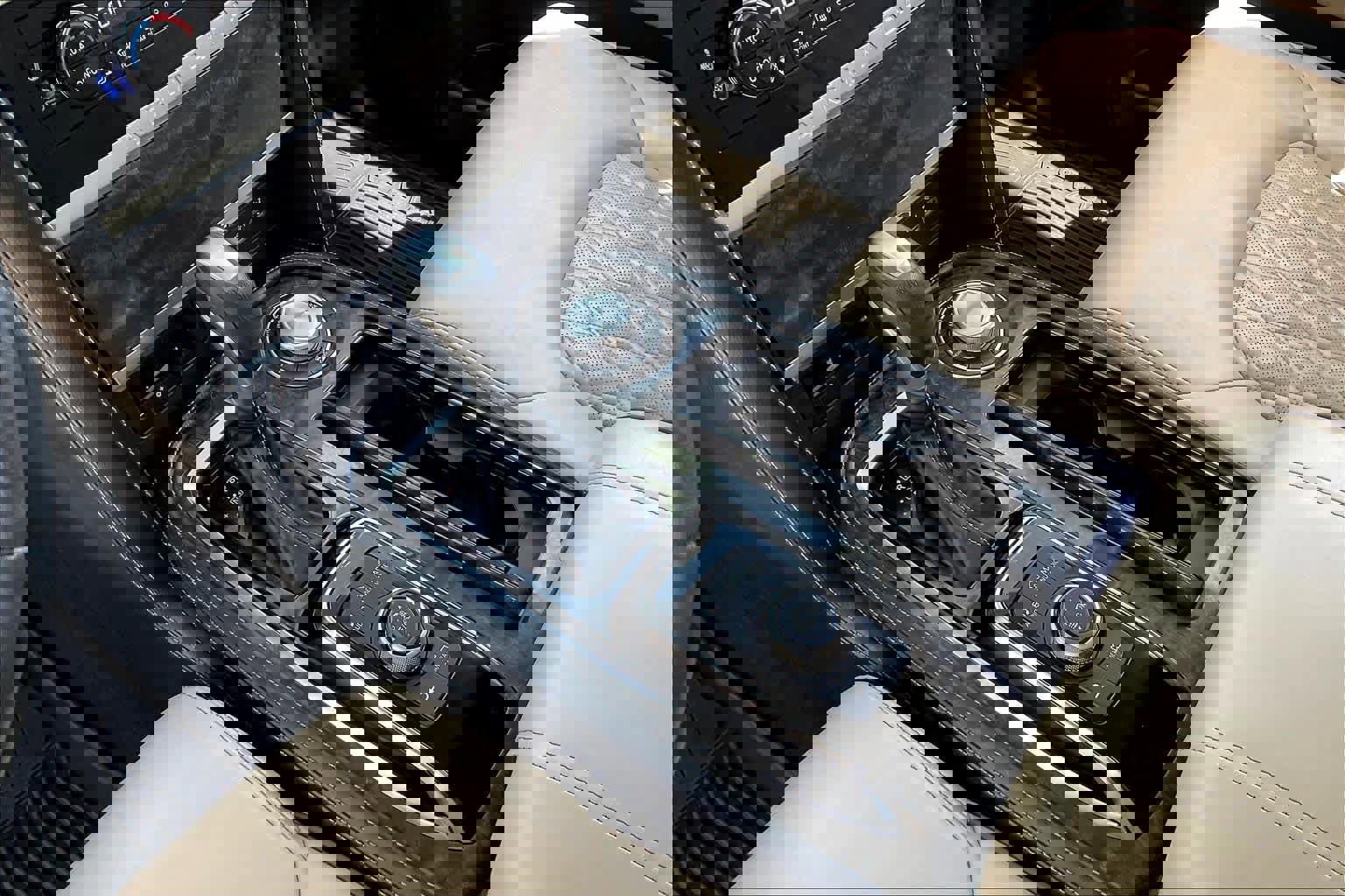 Used 2022 Nissan Armada Platinum w/ Captain's Chairs Package image 16