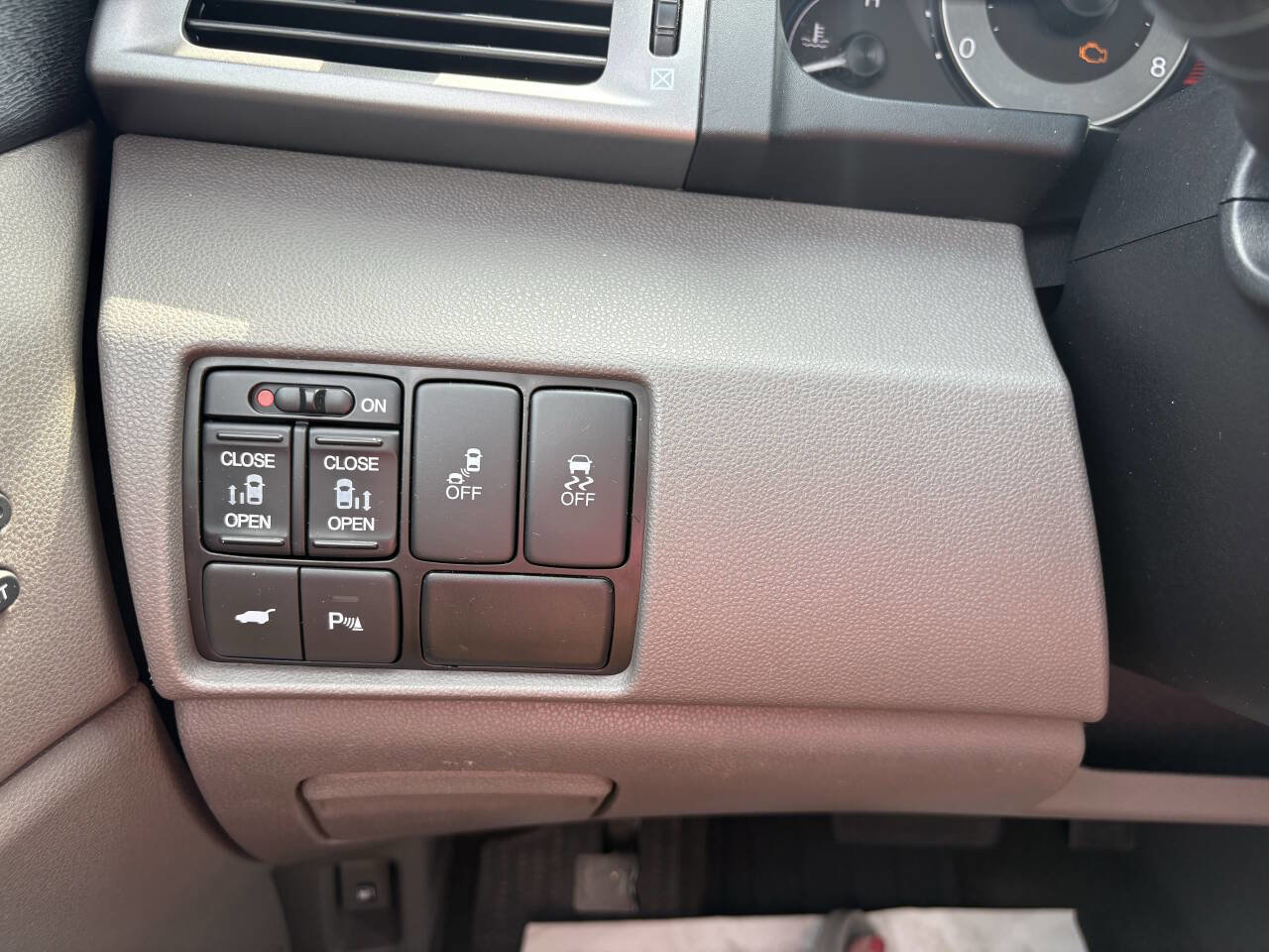 Used 2012 Honda Odyssey Touring Elite image 32