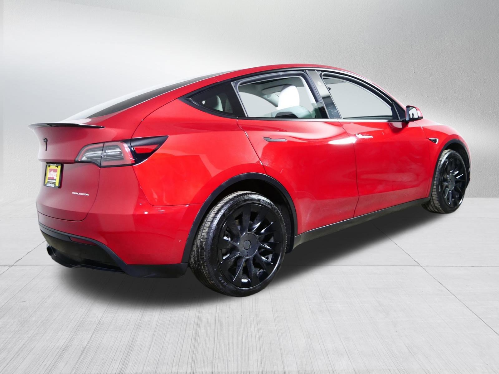 Used 2023 Tesla Model Y Long Range image 7