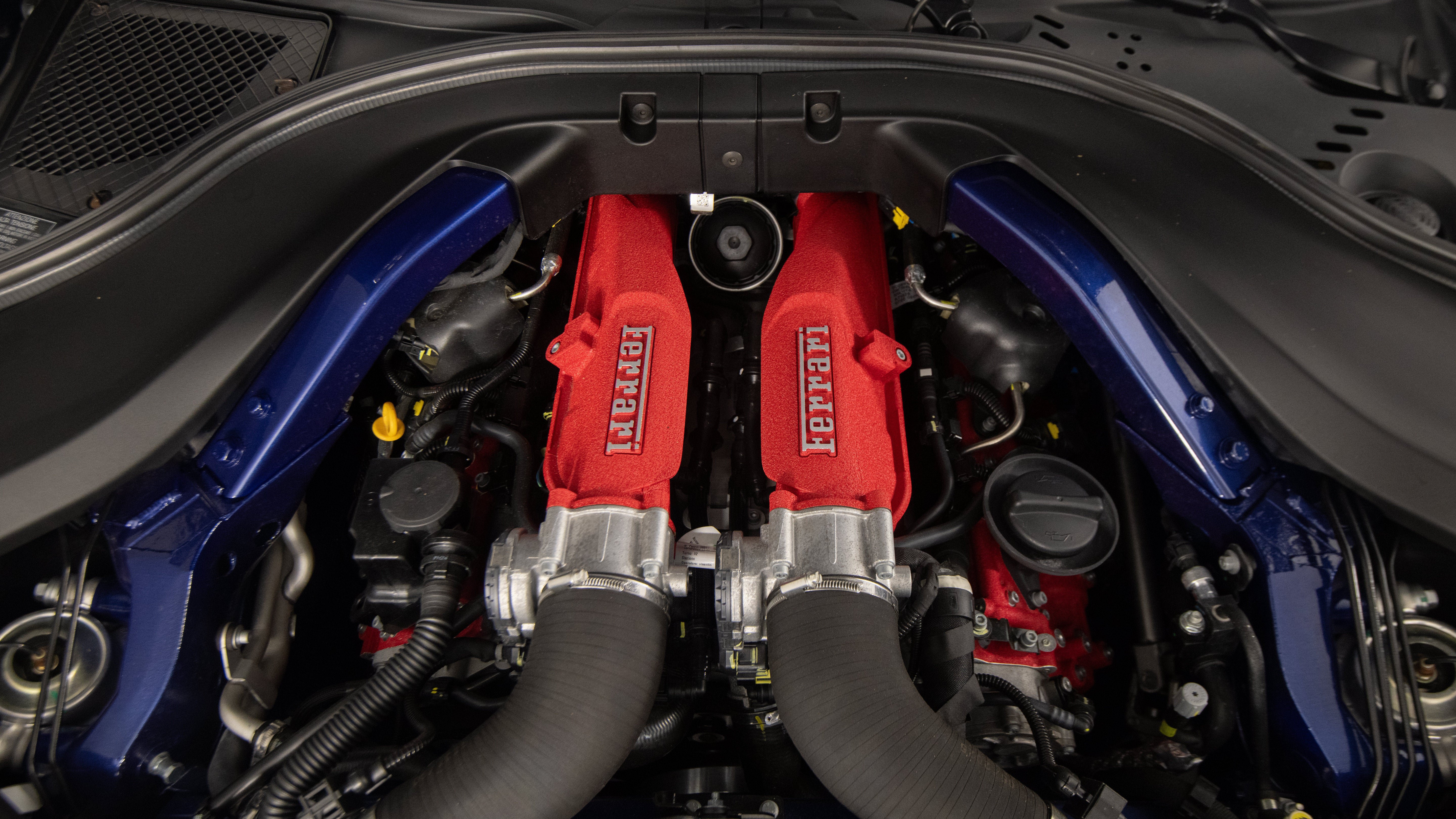 Certified 2025 Ferrari Roma Spider RWD image 39