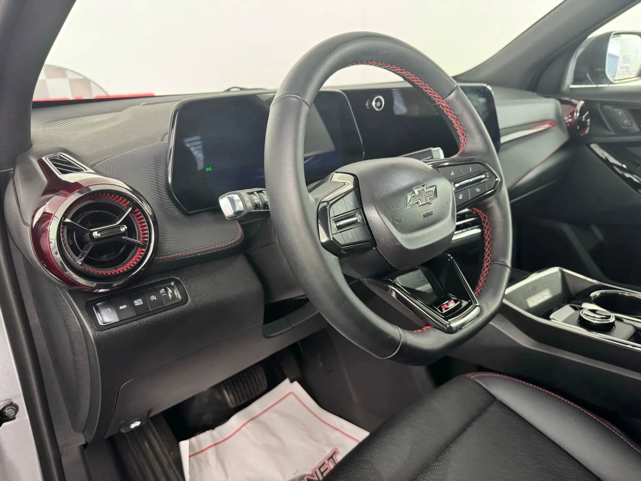 Used 2026 Chevrolet Equinox RS w/ Convenience Package III image 10