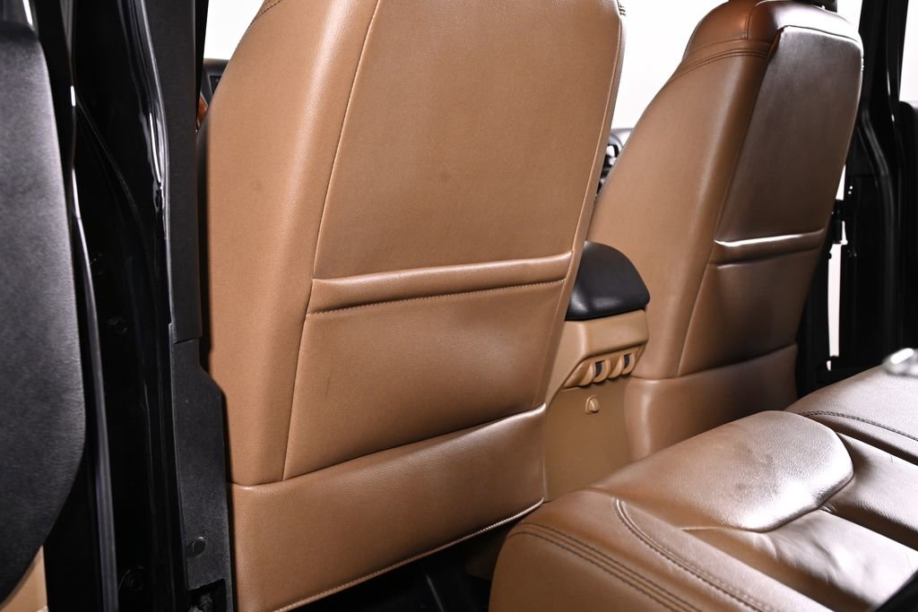 Used 2015 Jeep Wrangler Unlimited Sahara w/ Dual Top Group AWD/4WD image 29