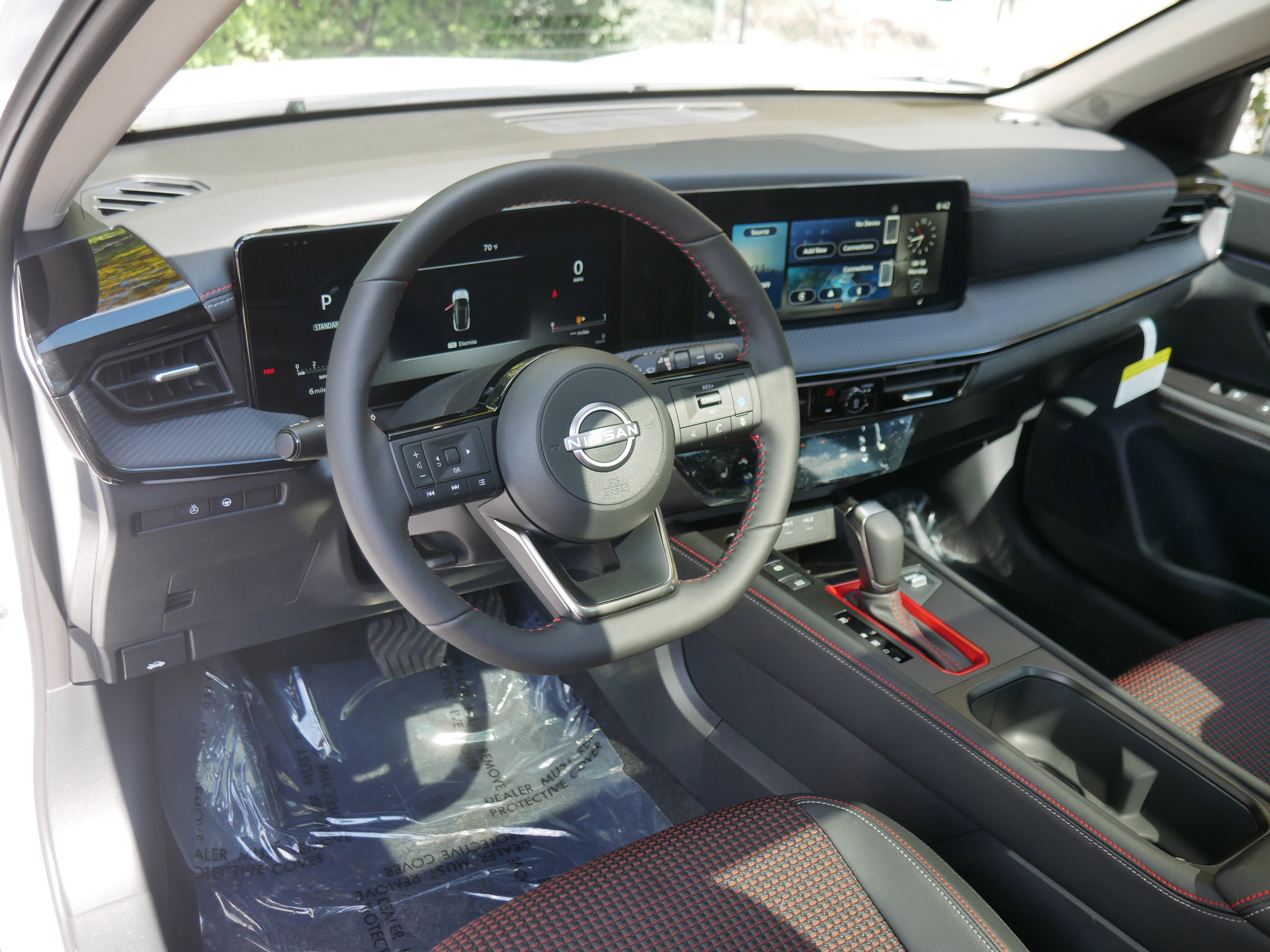 New 2025 Nissan Kicks SR w/ SR Premium Package image 4