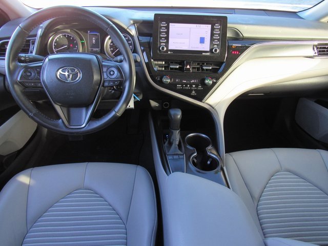 Used 2024 Toyota Camry SE image 9