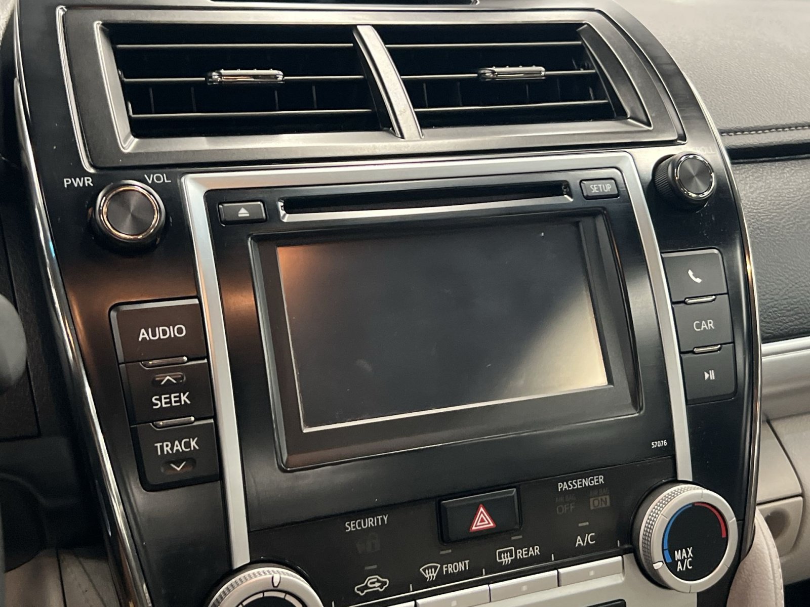 Used 2014 Toyota Camry LE w/ Moonroof Package FWD image 14