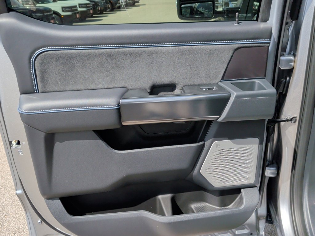 New 2027 Ford F250 Platinum w/ FX4 Off-Road Package AWD/4WD image 39