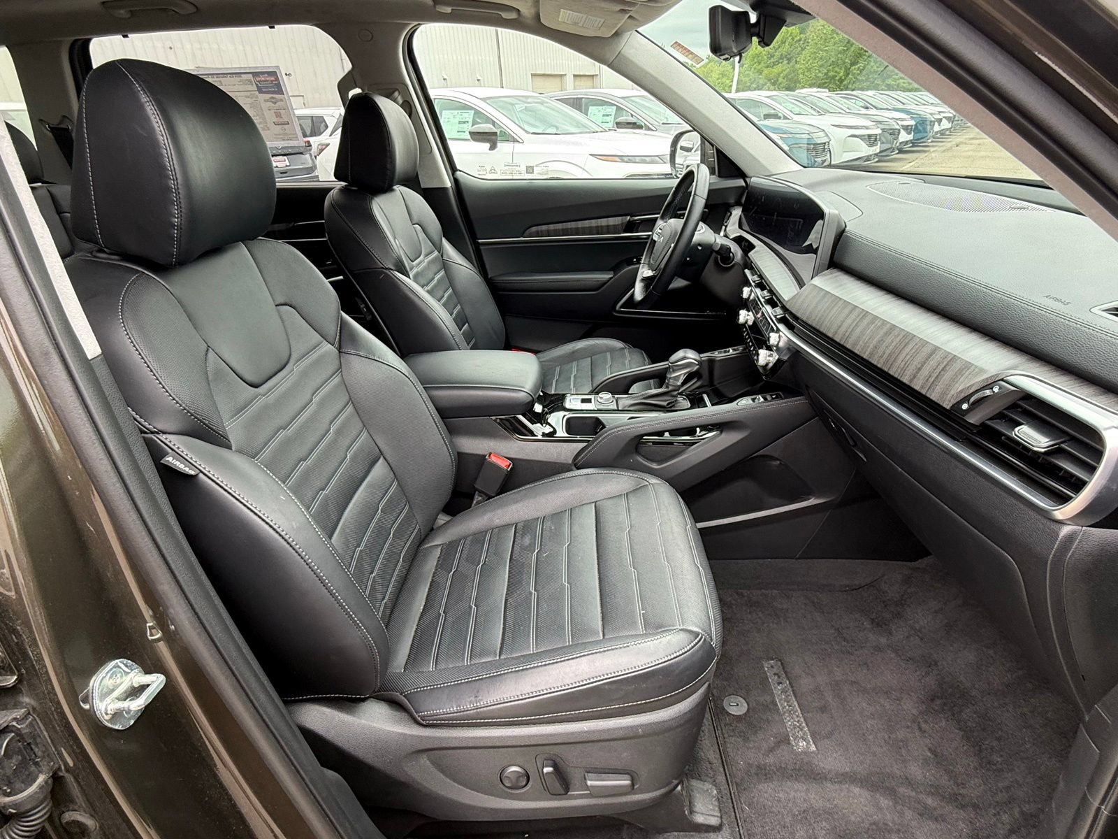 Used 2024 Kia Telluride SX Prestige AWD/4WD image 33