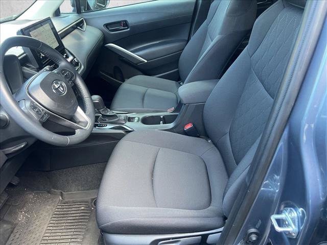 Used 2025 Toyota Corolla Cross LE FWD image 9