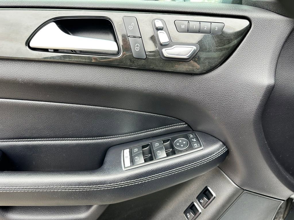 Used 2017 Mercedes-Benz GLS 450 4MATIC image 19