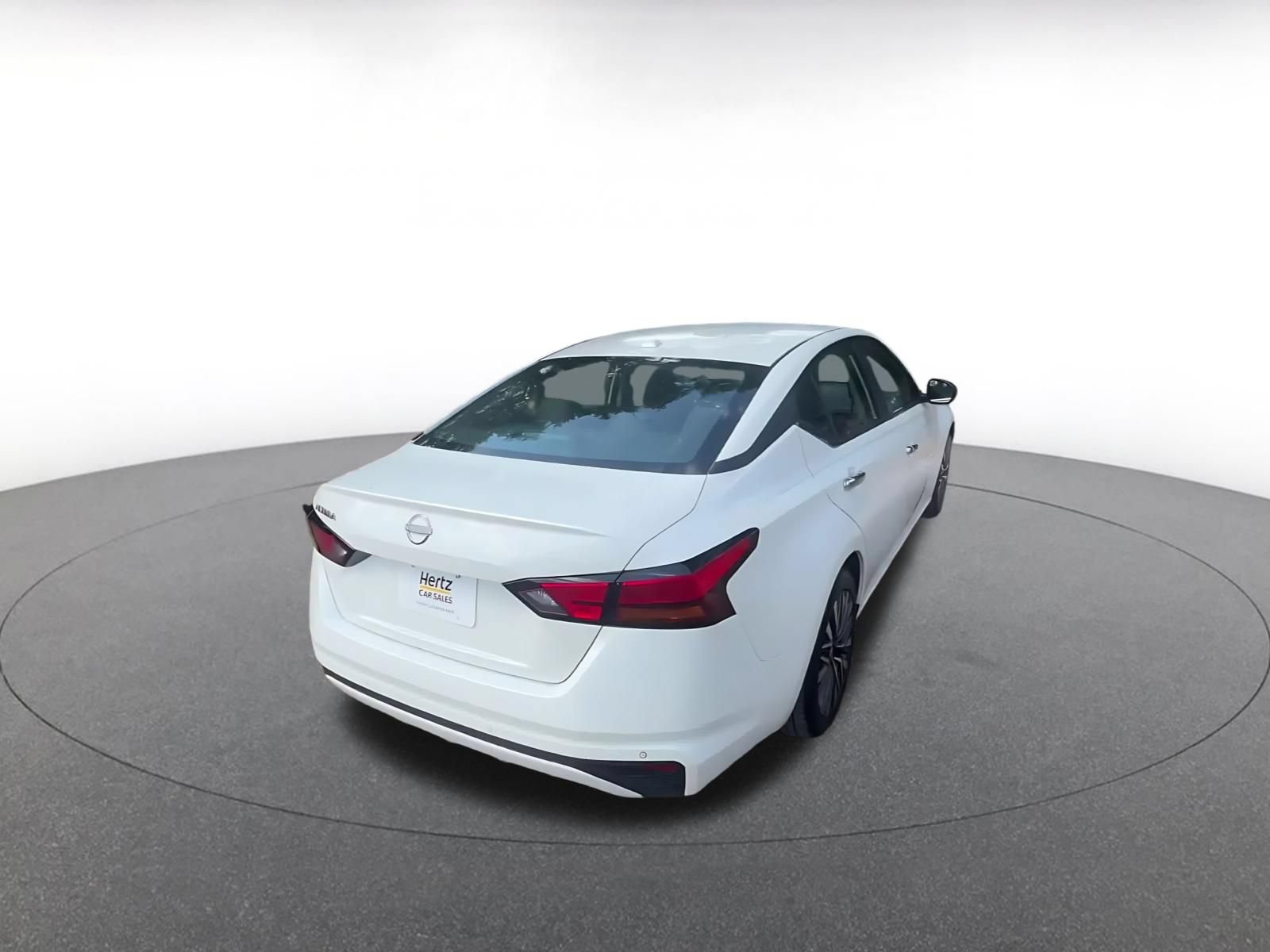 Used 2025 Nissan Altima 2.5 SV FWD image 15
