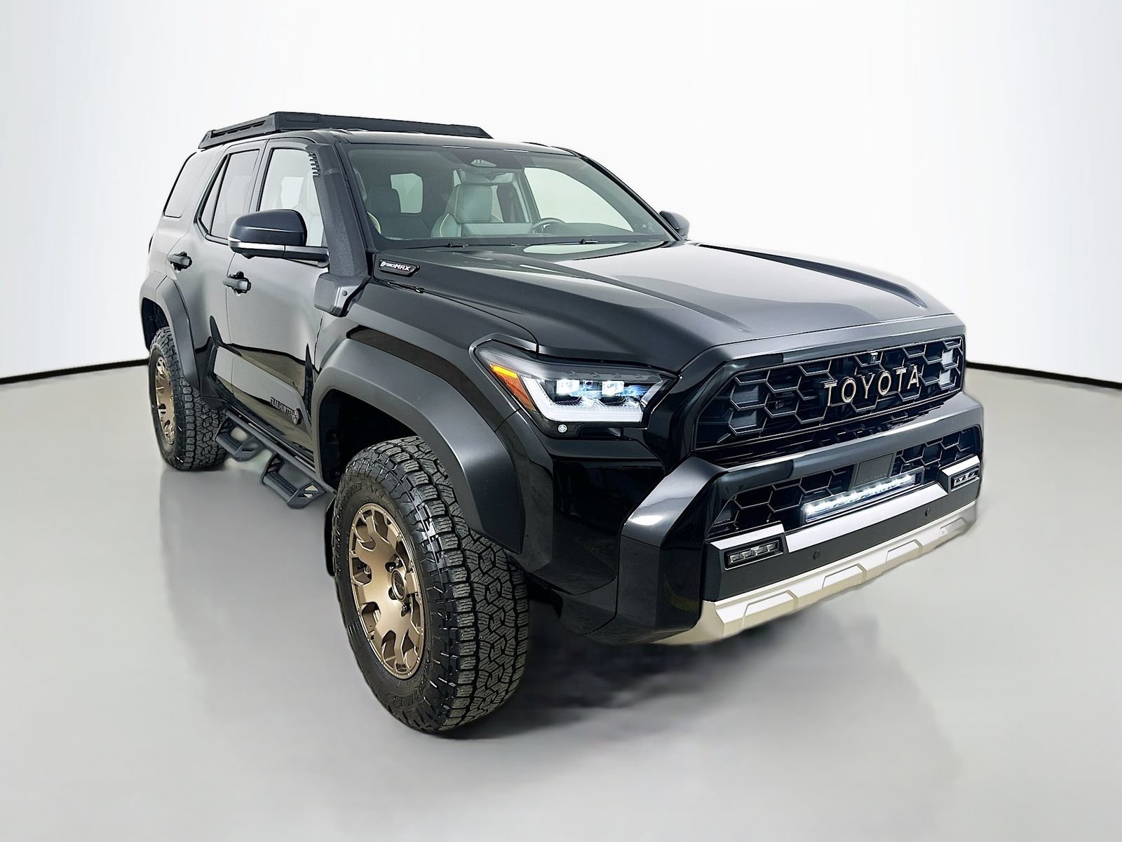 Used 2025 Toyota 4Runner Trailhunter AWD/4WD image 3