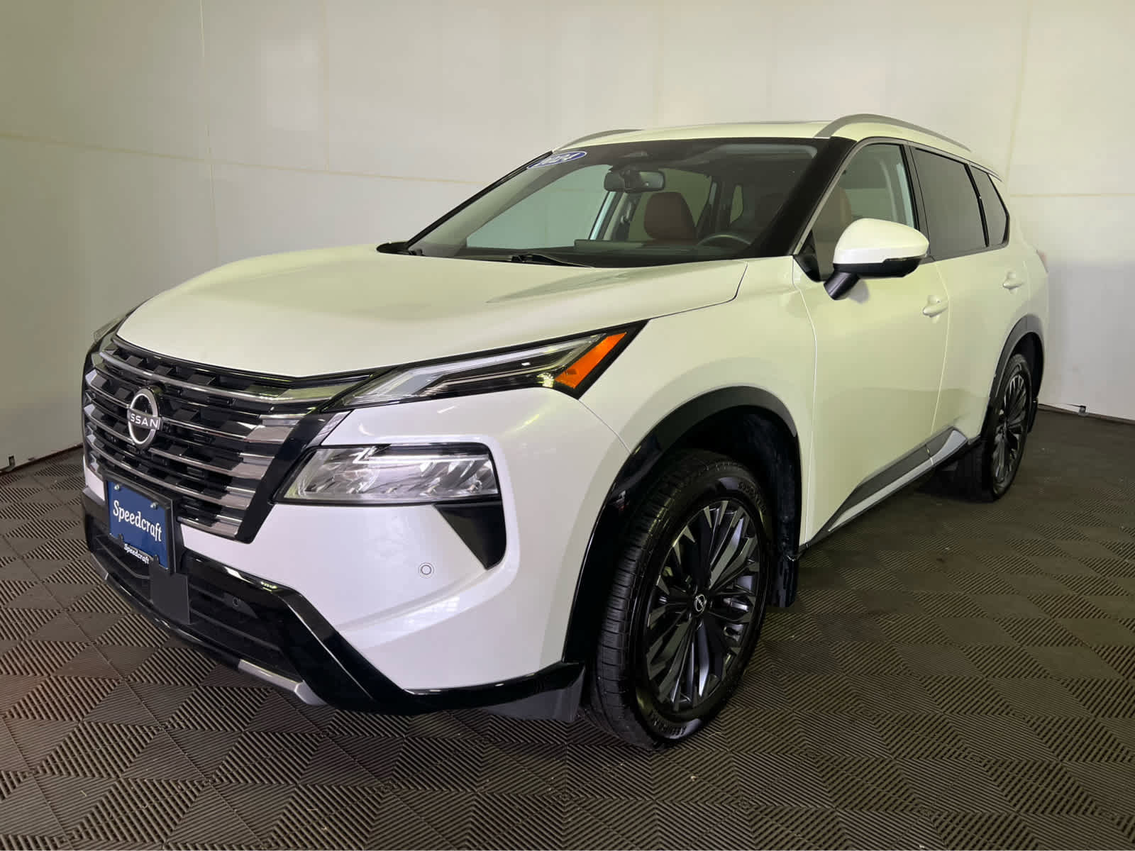 Certified 2024 Nissan Rogue Platinum w/ Platinum Premium Package image 3