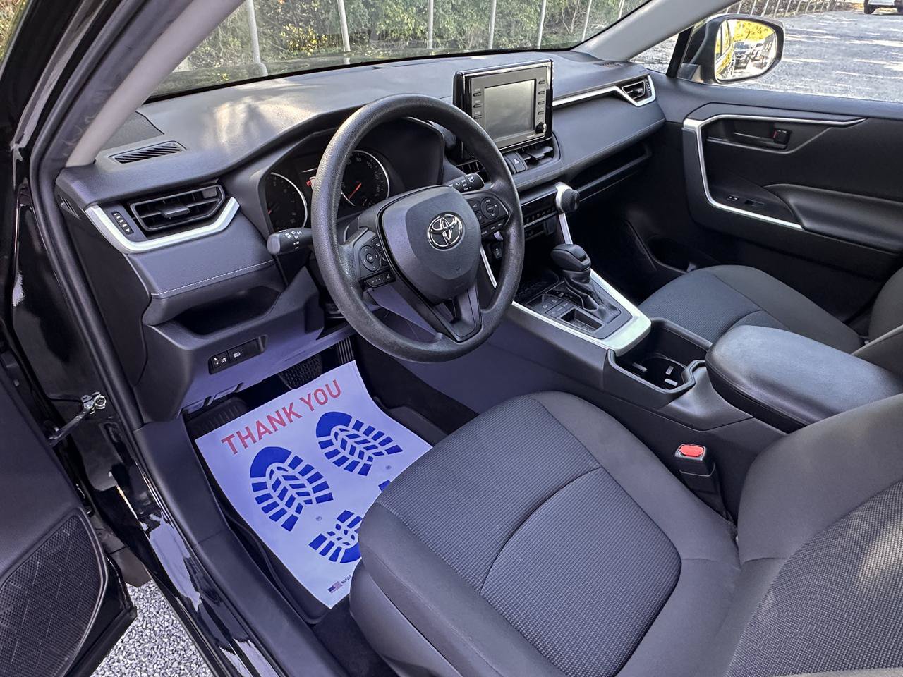 Used 2022 Toyota RAV4 LE FWD image 28