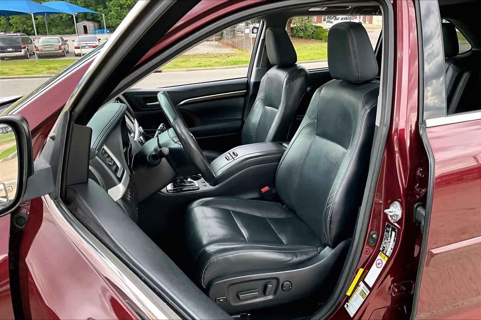 Used 2015 Toyota Highlander Limited Platinum AWD/4WD image 8