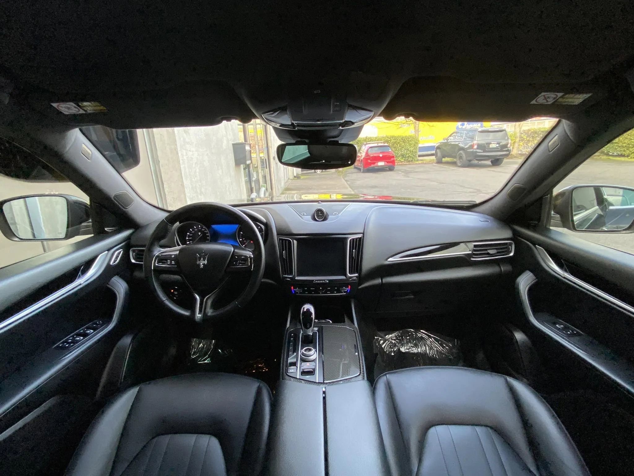 Used 2018 Maserati Levante image 18
