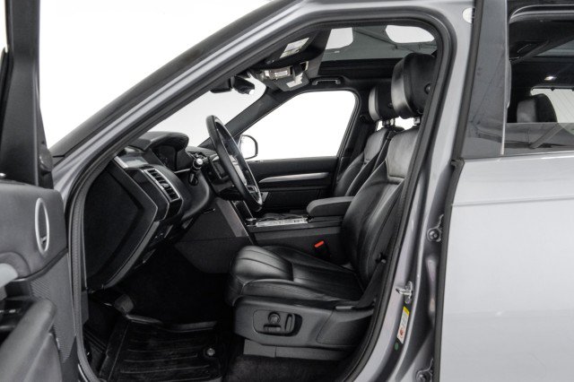 Used 2020 Land Rover Discovery Landmark AWD/4WD image 12