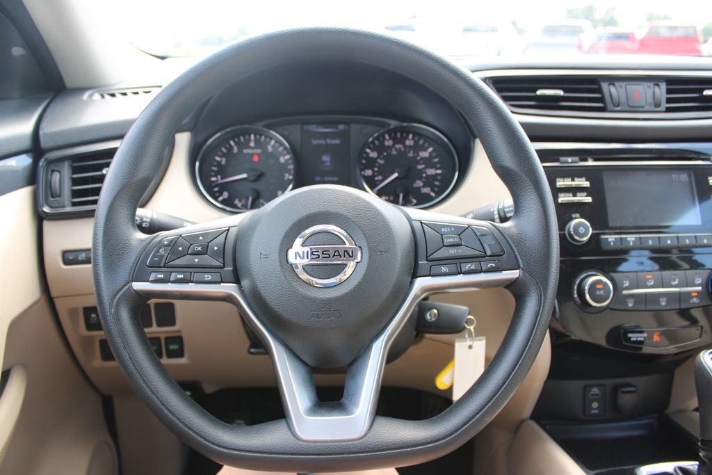 Used 2017 Nissan Rogue S FWD image 32