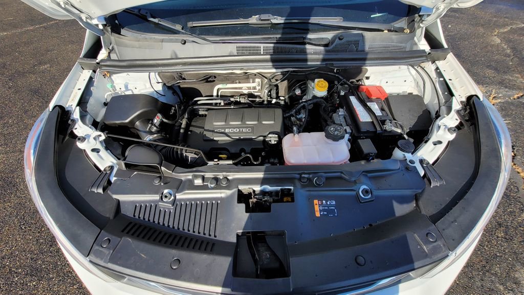 Used 2018 Chevrolet Trax Premier w/ LPO, Cargo Package image 17